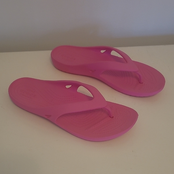 CROCS Vibrant Pink Sandals - Picture 2 of 6